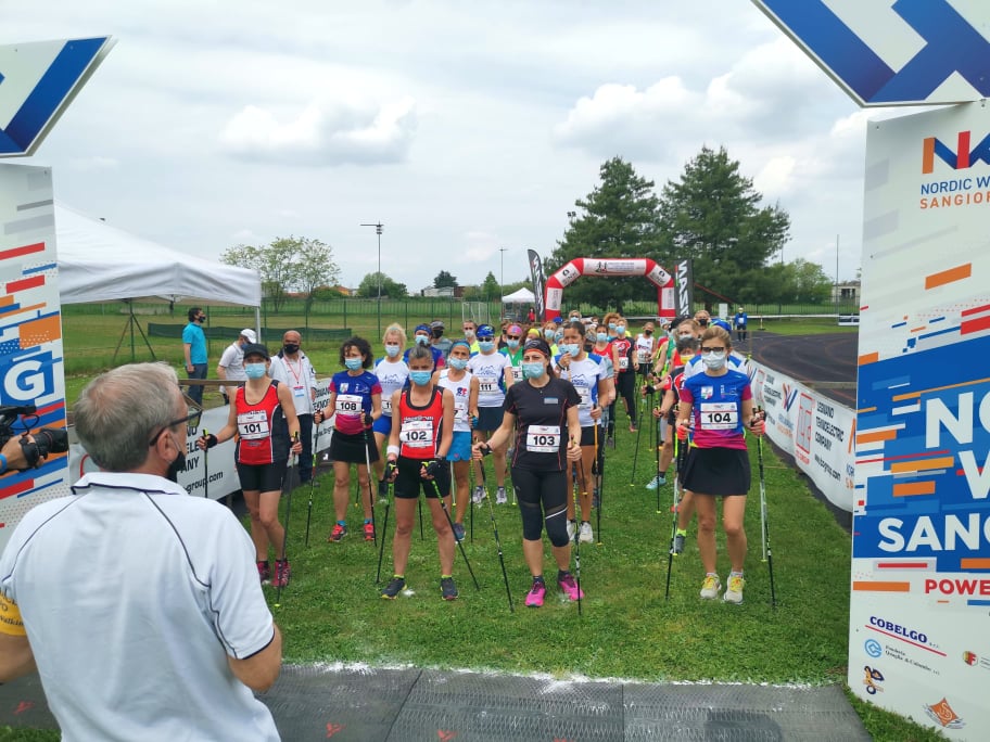 Partenza donne San Giorgio su Legnano Nordic Walking