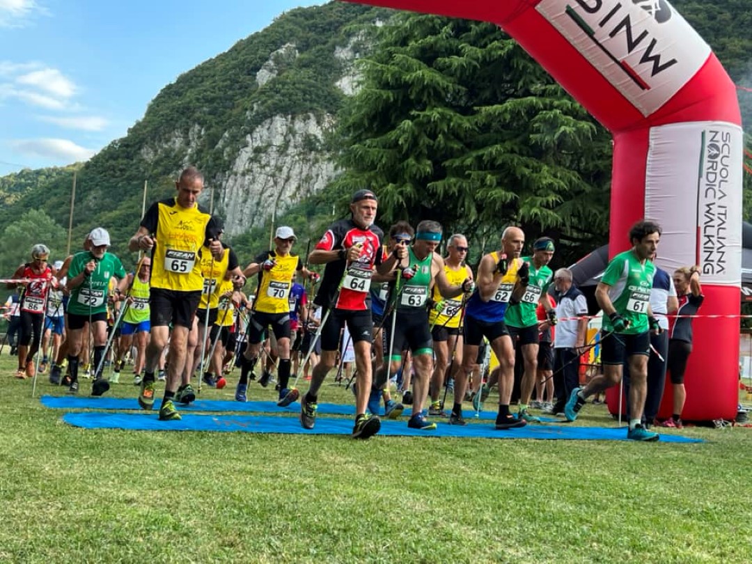 A Bassano, 4° tappa del Campionato NW agonistico federale: la velocità degli atleti, la lentezza del fiume.